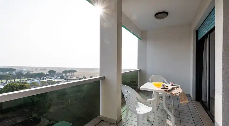 Familienresidenz direkt am Strand mit Pool