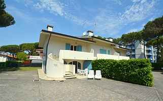 Charming villa near the beach with parking