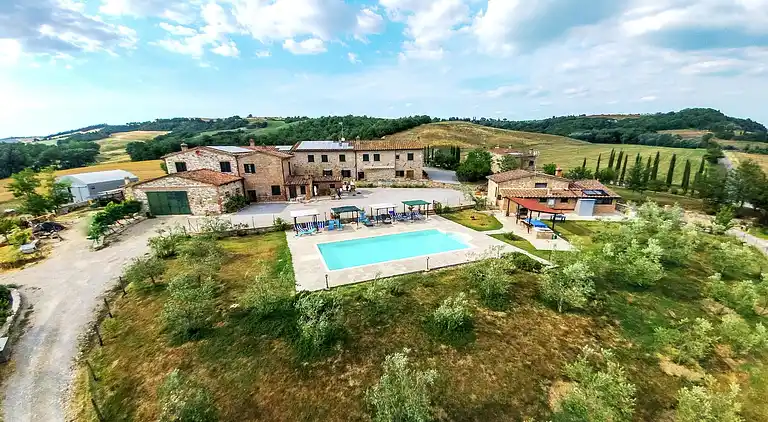 Farm house in Asciano