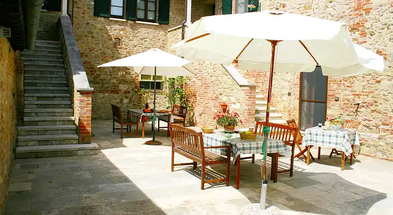 Farm house in Asciano