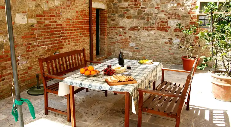 Farm house in Asciano