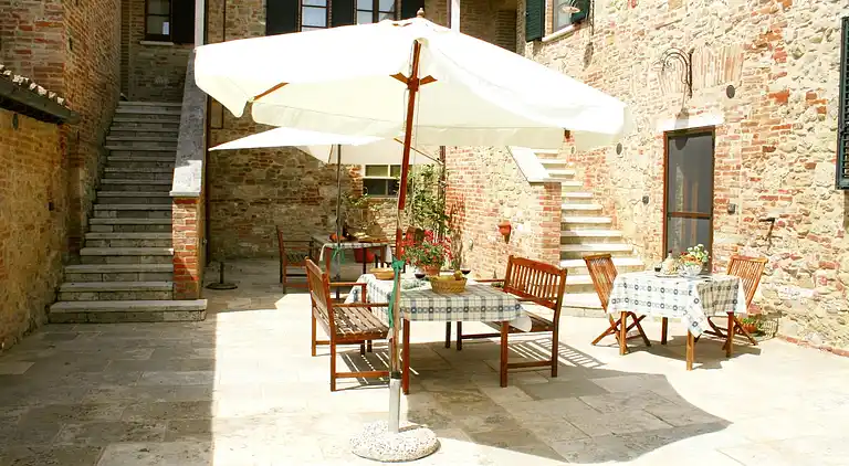 Farm house in Asciano