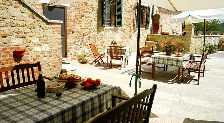 Farm house in Asciano