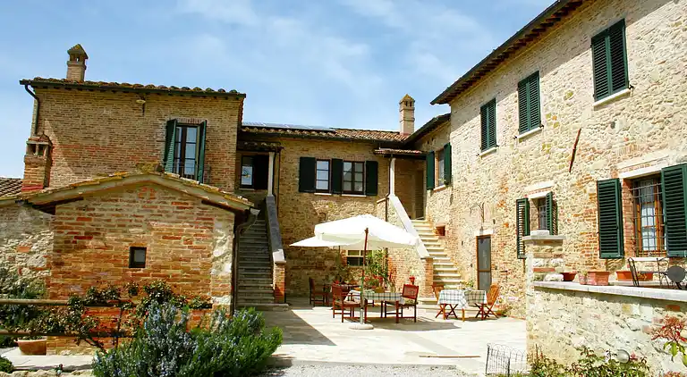 Farm house in Asciano