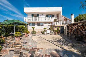 Apartment seaside serenity