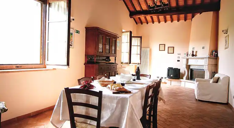 Farm house in Asciano