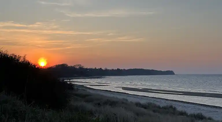 Skønt beliggende sommerhus i Dronningmølle