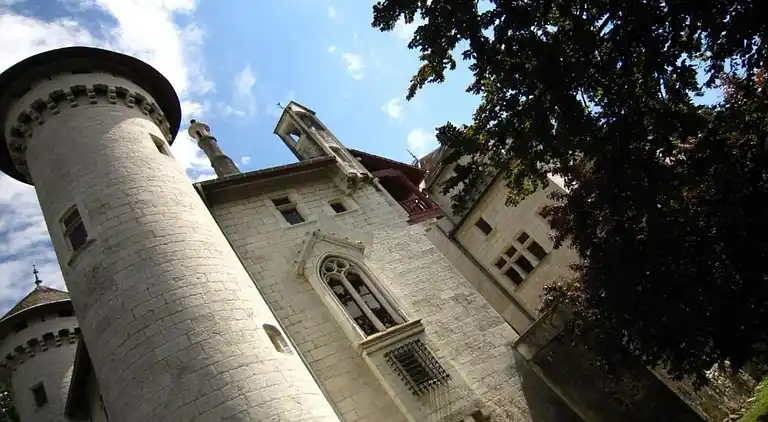 Castle in Serrières-en-Chautagne