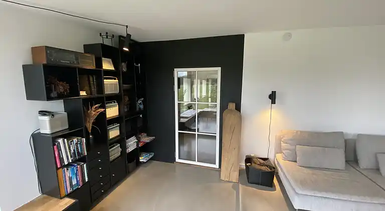 Lyxigt sommarhus på vacker skogsmark