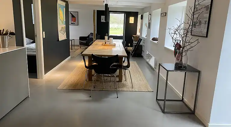 Lyxigt sommarhus på vacker skogsmark