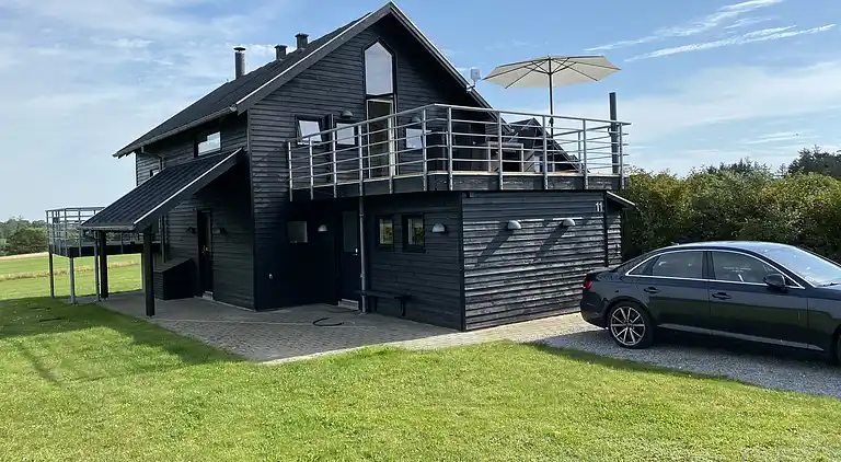 Flot udsigtshus ved enestående natur og golf