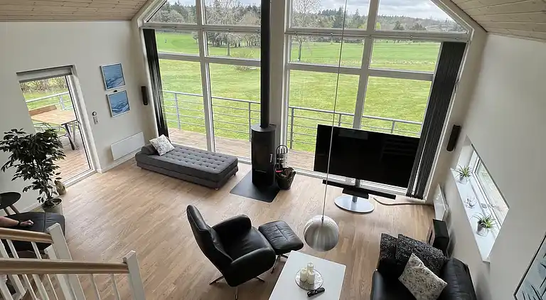 Flot udsigtshus ved enestående natur og golf