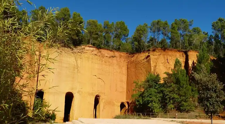 Holiday home in Saint-Saturnin-lès-Apt