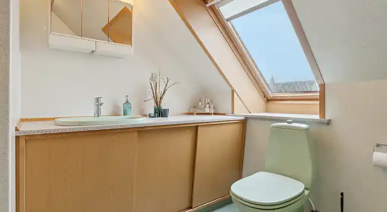 Rummeligt feriehus tæt på badestrand