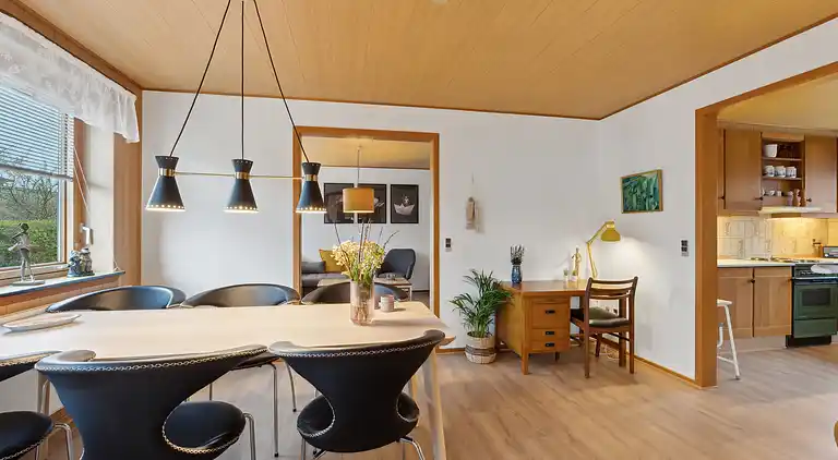 Rummeligt feriehus tæt på badestrand