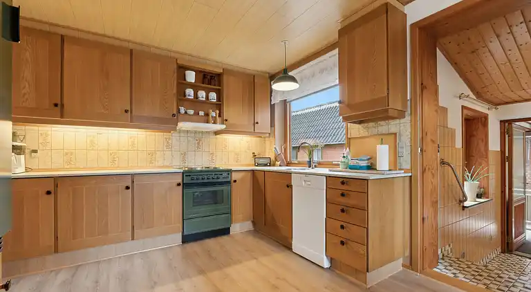 Rummeligt feriehus tæt på badestrand