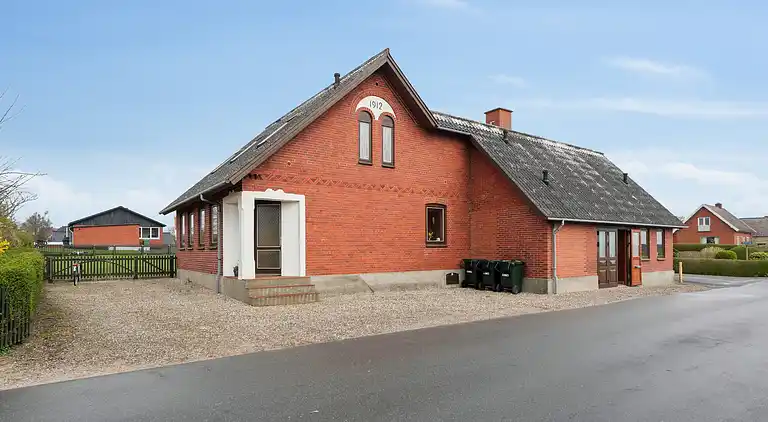 Rummeligt feriehus tæt på badestrand