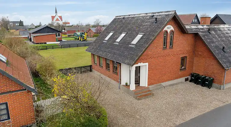 Rummeligt feriehus tæt på badestrand