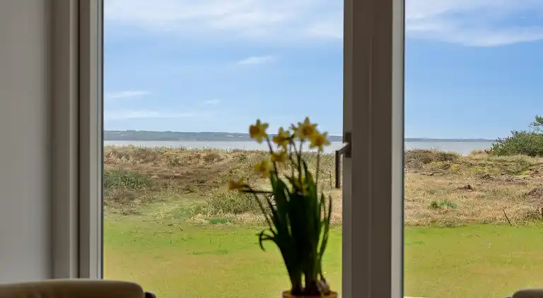 1. række totalrenoveret ejendom ved Limfjorden