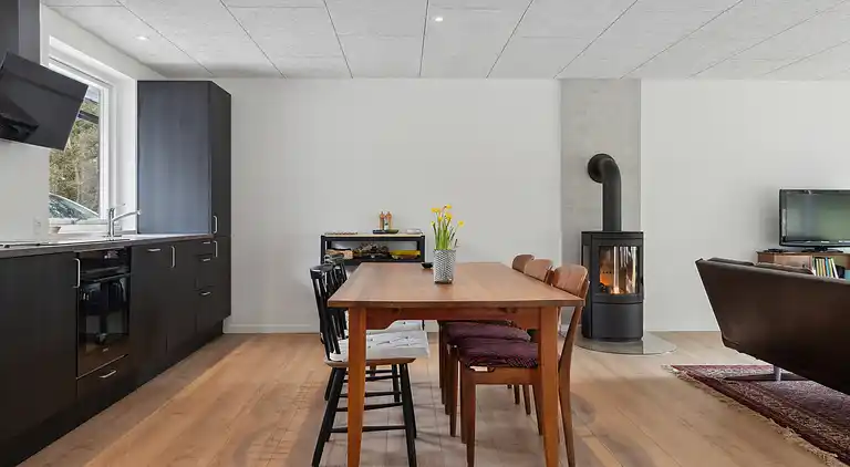 1. række totalrenoveret ejendom ved Limfjorden