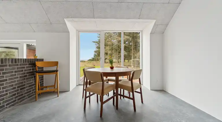 1. række totalrenoveret ejendom ved Limfjorden