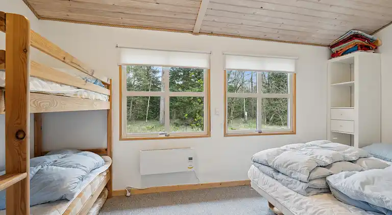 Großes Poolhaus mit Platz zum Entspannen