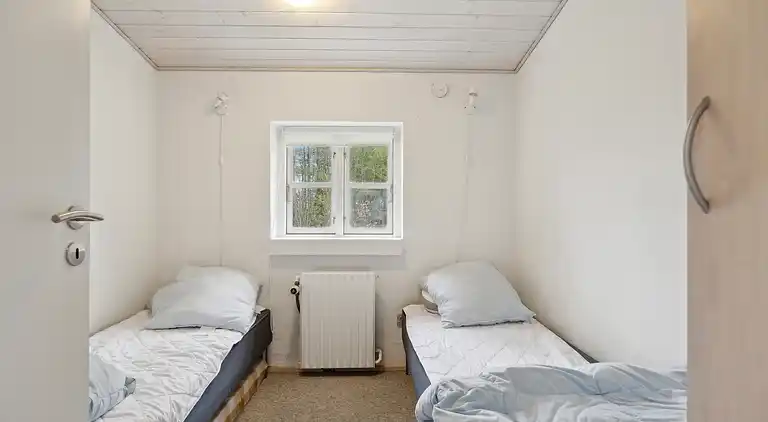 Großes Poolhaus mit Platz zum Entspannen