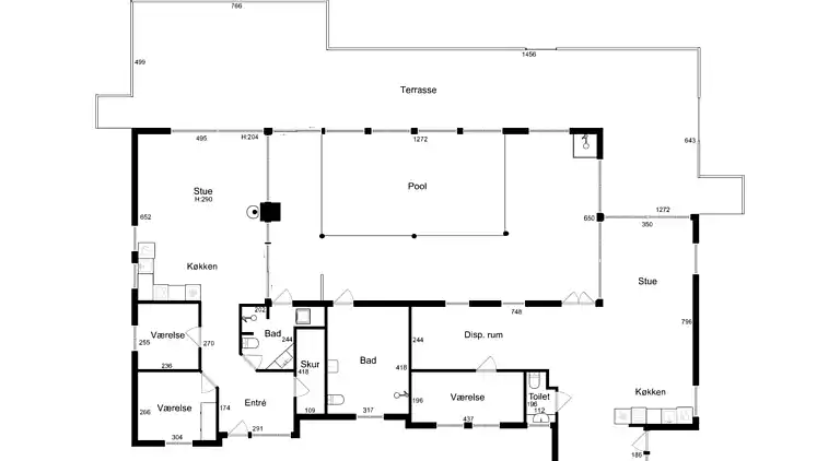 Großes Poolhaus mit Platz zum Entspannen