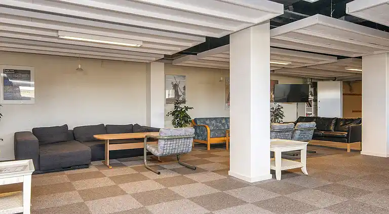 2 rum m/söderläge utsikt