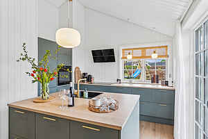 Eksklusivt sommerhus fra 2024 tæt på strand