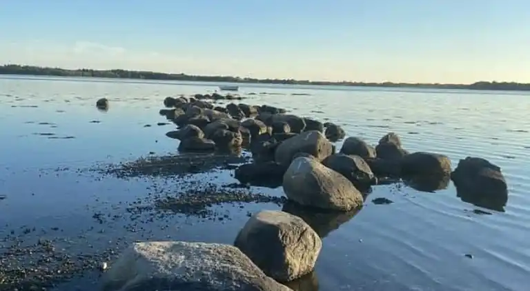 Et lille charmerende “rigtigt” sommerhus på Orø