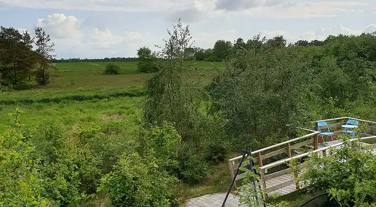 Großes Poolhaus mit Platz zum Entspannen