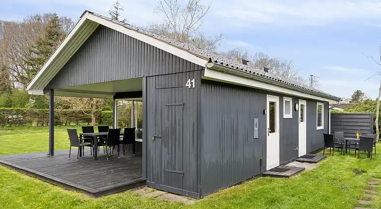 Ferienhaus nahe Strand, Wald und charmantem Hou