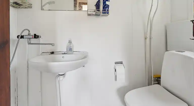 Charmerende sommerhus i rolige omgivelser