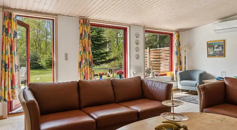 Charmerende sommerhus i rolige omgivelser