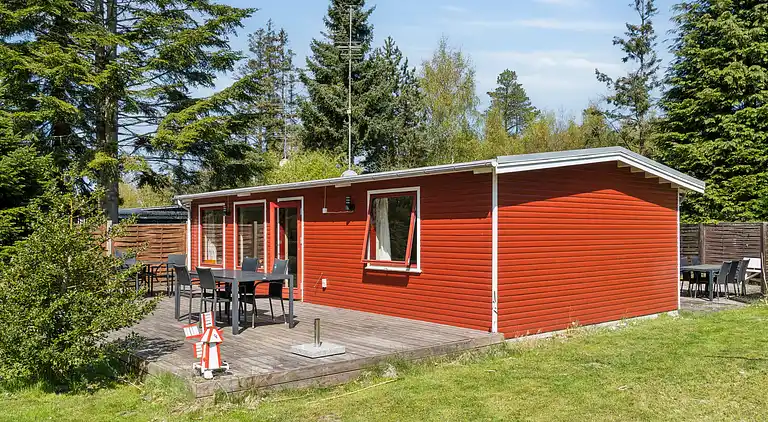 Charmerende sommerhus i rolige omgivelser