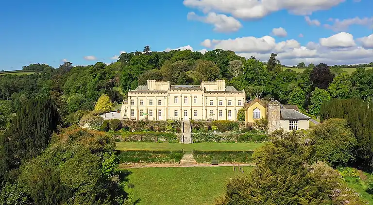 Holiday home in Saint Mellion