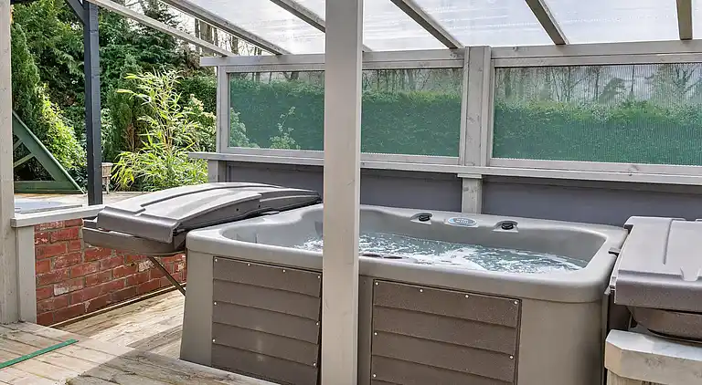 Cottage in The Grove