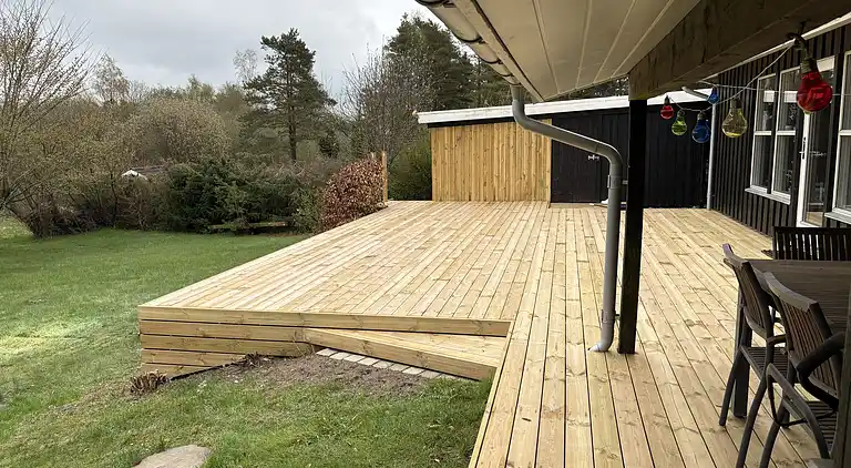 Schönes Ferienhaus mit Terrasse.