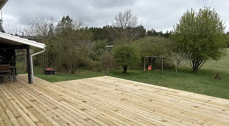 Schönes Ferienhaus mit Terrasse.
