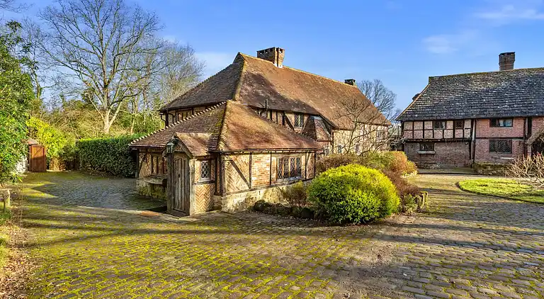 Cottage in Crawley Down