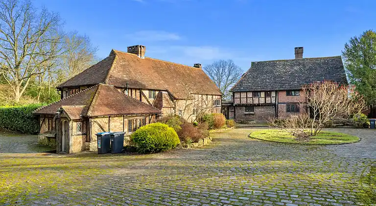 Cottage in Crawley Down