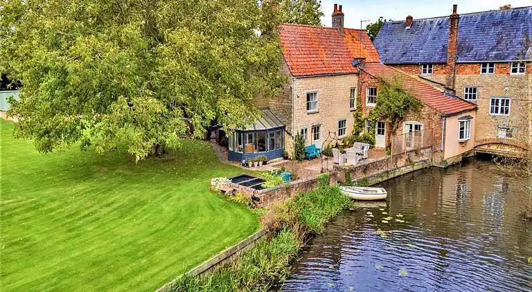 Holiday home in Islip