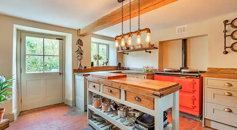 Holiday home in Islip