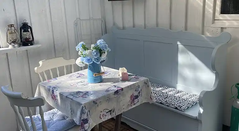 Et lille charmerende “rigtigt” sommerhus på Orø