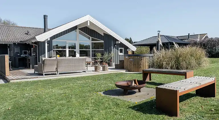 Hyggeligt sommerhus i naturrige omgivelser