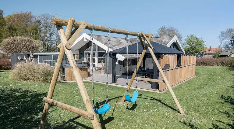 Hyggeligt sommerhus i naturrige omgivelser