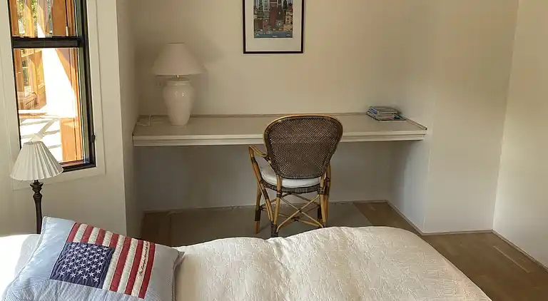 Veddinge Bakker - Havudsigt og parklignende have