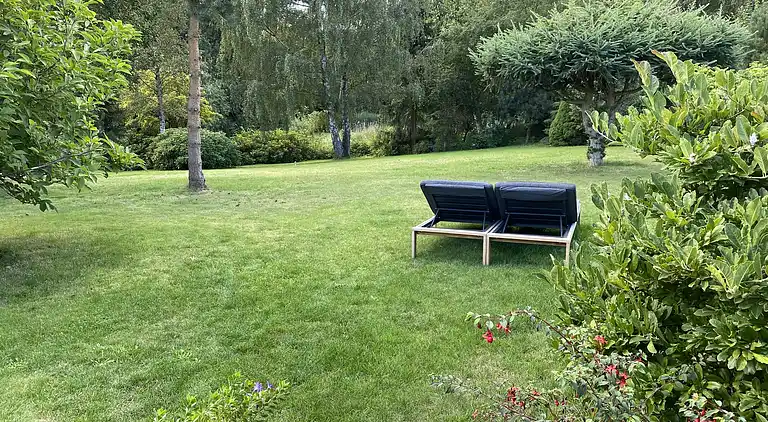 Veddinge Bakker - Havudsigt og parklignende have