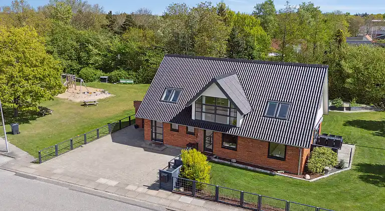 Nær strand og golf, med multirum.